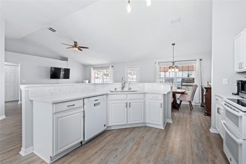 Villa ou maison à vendre à Palm Coast, Floride: 4 chambres, 165.27 m2 № 2290968 - photo 6