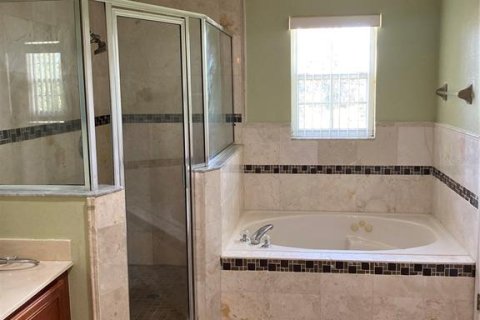 House in Kissimmee, Florida 4 bedrooms, 238.85 sq.m. № 1869641 - photo 19