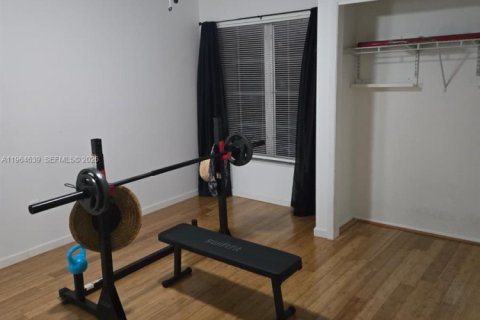 Condominio en alquiler en Lauderhill, Florida, 2 dormitorios, 90.3 m2 № 2026039 - foto 9