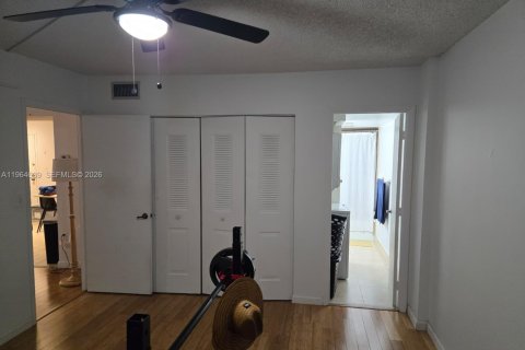 Condominio en alquiler en Lauderhill, Florida, 2 dormitorios, 90.3 m2 № 2026039 - foto 8