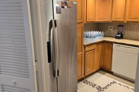 Condominio en alquiler en Lauderhill, Florida, 2 dormitorios, 90.3 m2 № 2026039 - foto 7