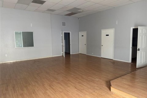 Immobilier commercial à louer à Kissimmee, Floride: 306.58 m2 № 2102922 - photo 3