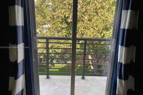 Adosado en alquiler en Miami, Florida, 3 dormitorios, 158.49 m2 № 2055034 - foto 22