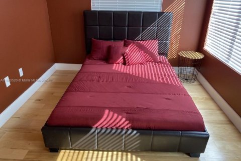 Adosado en alquiler en Miami, Florida, 3 dormitorios, 158.49 m2 № 2055034 - foto 13
