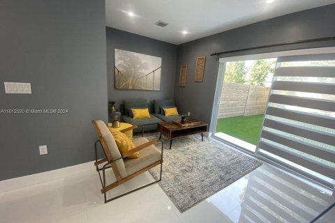 Adosado en alquiler en Miami, Florida, 3 dormitorios, 158.49 m2 № 2055034 - foto 30