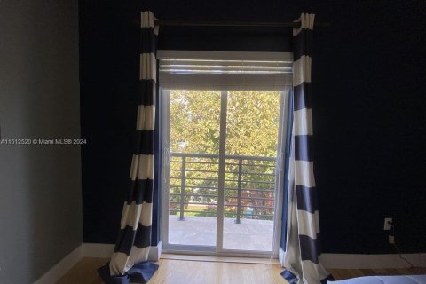 Adosado en alquiler en Miami, Florida, 3 dormitorios, 158.49 m2 № 2055034 - foto 23