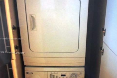 Copropriété à louer à Miami, Floride: 1 chambre, 72.65 m2 № 1966996 - photo 4