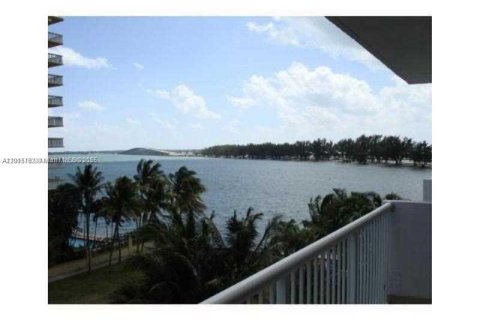 Copropriété à louer à Miami, Floride: 1 chambre, 72.65 m2 № 1966996 - photo 23