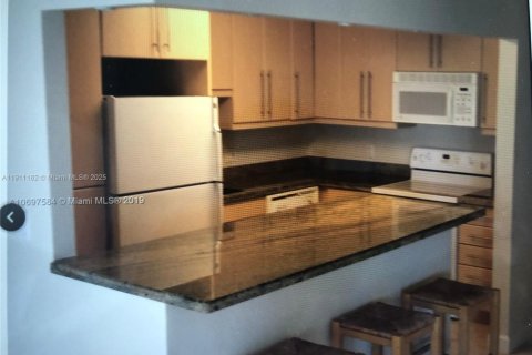 Copropriété à louer à Miami, Floride: 1 chambre, 72.65 m2 № 1966996 - photo 3