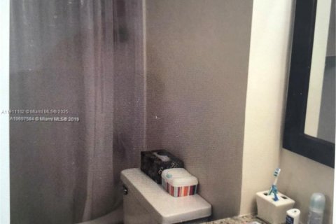 Copropriété à louer à Miami, Floride: 1 chambre, 72.65 m2 № 1966996 - photo 6