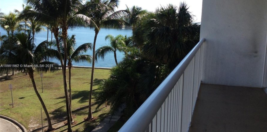 Condo à Miami, Floride, 1 chambre  № 1966996