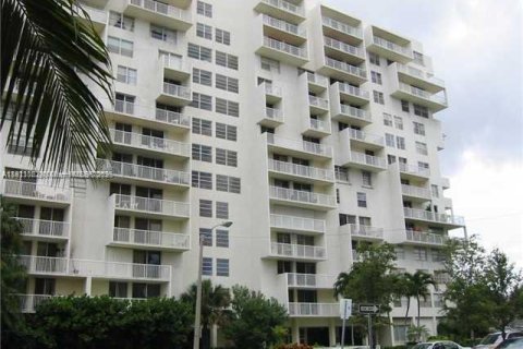 Copropriété à louer à Miami, Floride: 1 chambre, 72.65 m2 № 1966996 - photo 9