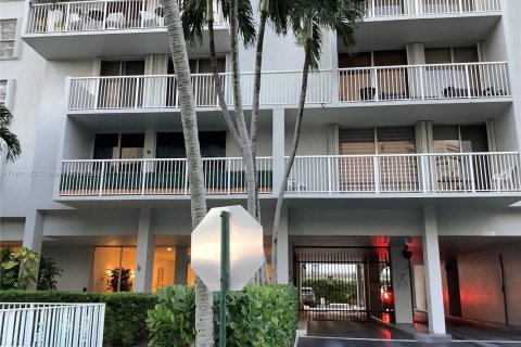 Copropriété à louer à Miami, Floride: 1 chambre, 72.65 m2 № 1966996 - photo 22