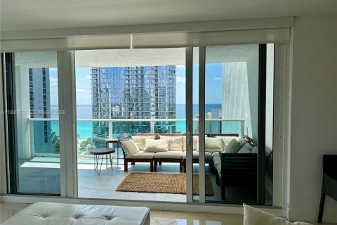Condo in Sunny Isles Beach, Florida, 2 bedrooms  № 2067622 - photo 20