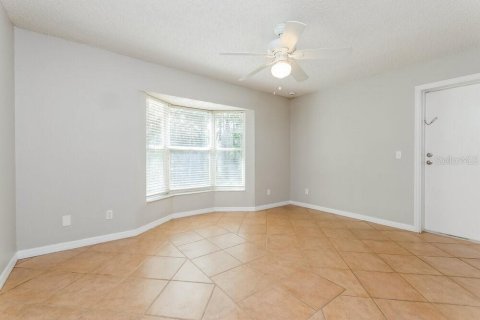 Villa ou maison à louer à Kissimmee, Floride: 3 chambres, 145.58 m2 № 2437216 - photo 10