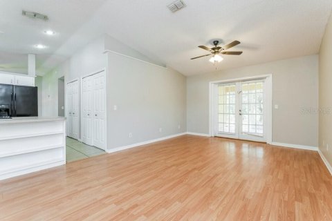 Villa ou maison à louer à Kissimmee, Floride: 3 chambres, 145.58 m2 № 2437216 - photo 6