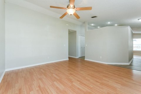 Villa ou maison à louer à Kissimmee, Floride: 3 chambres, 145.58 m2 № 2437216 - photo 4