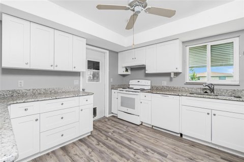 Casa en venta en Rotonda, Florida, 2 dormitorios, 137.5 m2 № 1808910 - foto 15