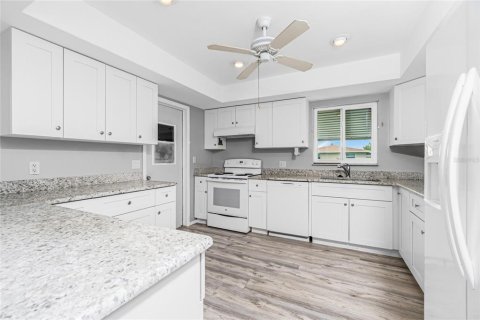 Casa en venta en Rotonda, Florida, 2 dormitorios, 137.5 m2 № 1808910 - foto 18