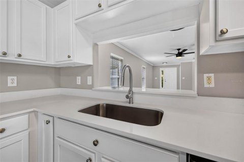 House in Riverview, Florida 4 bedrooms, 203.46 sq.m. № 2207210 - photo 15