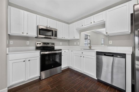House in Riverview, Florida 4 bedrooms, 203.46 sq.m. № 2207210 - photo 14