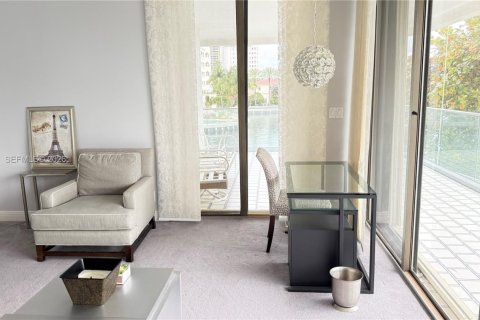 Condominio en alquiler en Aventura, Florida, 2 dormitorios, 237.83 m2 № 2066967 - foto 11