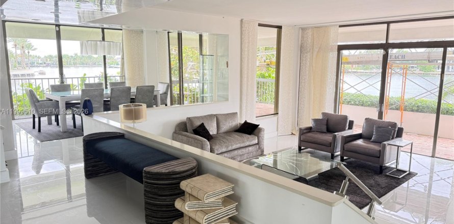 Condominio en Aventura, Florida, 2 dormitorios  № 2066967