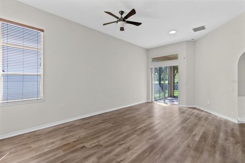 Villa ou maison à vendre à Kissimmee, Floride: 4 chambres, 180.32 m2 № 2356595 - photo 3