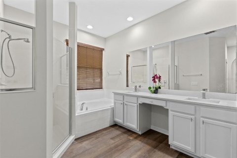 Villa ou maison à vendre à Kissimmee, Floride: 4 chambres, 180.32 m2 № 2356595 - photo 9