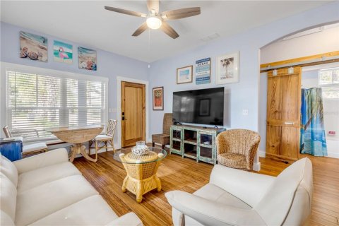 Casa en venta en New Smyrna Beach, Florida, 3 dormitorios, 121.52 m2 № 1914238 - foto 7