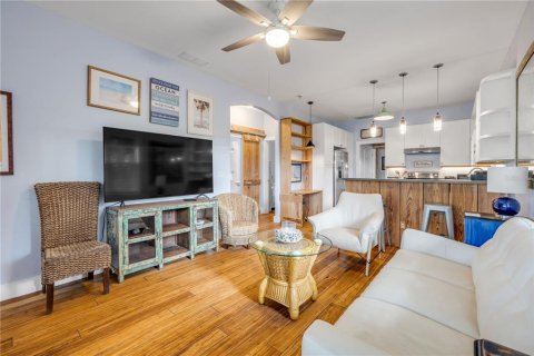 Casa en venta en New Smyrna Beach, Florida, 3 dormitorios, 121.52 m2 № 1914238 - foto 8