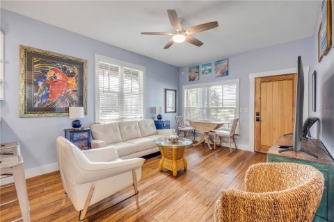 Casa en venta en New Smyrna Beach, Florida, 3 dormitorios, 121.52 m2 № 1914238 - foto 2