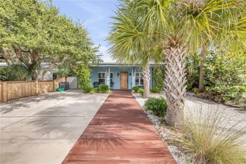 Casa en venta en New Smyrna Beach, Florida, 3 dormitorios, 121.52 m2 № 1914238 - foto 1