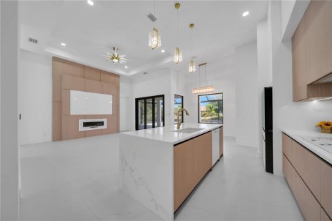 Villa ou maison à vendre à Cape Coral, Floride: 4 chambres, 179.77 m2 № 2199493 - photo 7