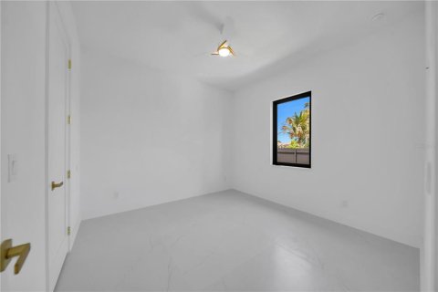Villa ou maison à vendre à Cape Coral, Floride: 4 chambres, 179.77 m2 № 2199493 - photo 20