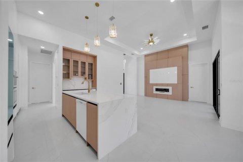 Villa ou maison à vendre à Cape Coral, Floride: 4 chambres, 179.77 m2 № 2199493 - photo 9
