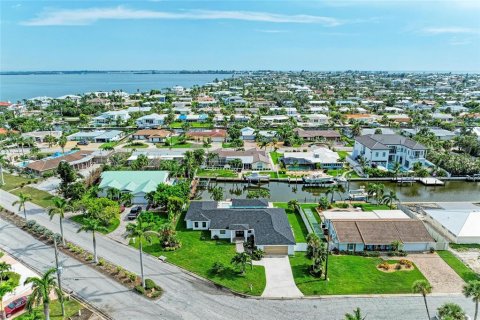 Villa ou maison à vendre à Holmes Beach, Floride: 4 chambres, 224.73 m2 № 1900804 - photo 11