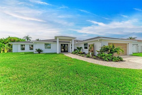 Villa ou maison à vendre à Holmes Beach, Floride: 4 chambres, 224.73 m2 № 1900804 - photo 4