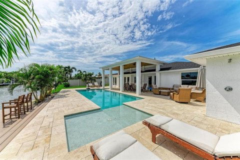 Villa ou maison à vendre à Holmes Beach, Floride: 4 chambres, 224.73 m2 № 1900804 - photo 16