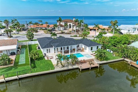 Villa ou maison à vendre à Holmes Beach, Floride: 4 chambres, 224.73 m2 № 1900804 - photo 12