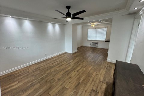 Apartment in Hollywood, Florida 1 bedroom, 58.06 sq.m. № 2256139