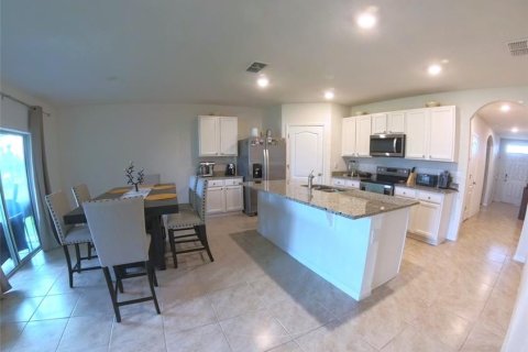 House in Saint Cloud, Florida 4 bedrooms, 170.01 sq.m. № 1849650 - photo 5