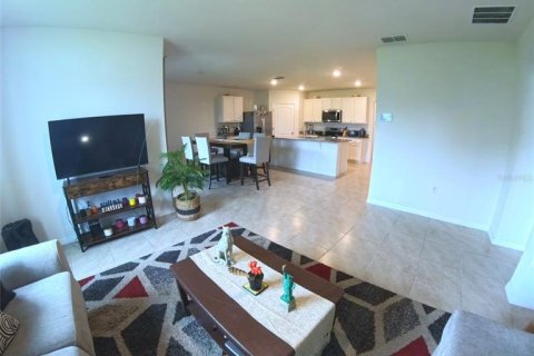 House in Saint Cloud, Florida 4 bedrooms, 170.01 sq.m. № 1849650 - photo 10