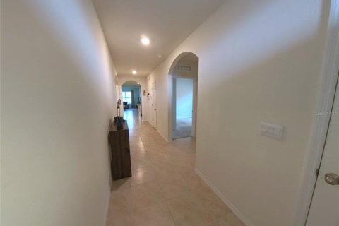 House in Saint Cloud, Florida 4 bedrooms, 170.01 sq.m. № 1849650 - photo 4