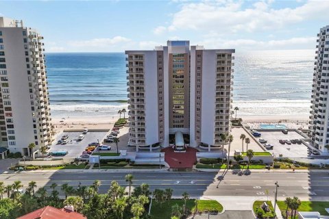 Condominio en venta en Daytona Beach, Florida, 3 dormitorios, 154.96 m2 № 1870456 - foto 1
