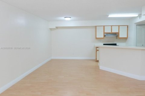 Condo in Sunrise, Florida, 1 bedroom  № 2068062 - photo 3