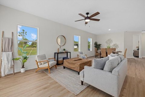 House in North Port, Florida 4 bedrooms, 184.88 sq.m. № 1680739 - photo 5