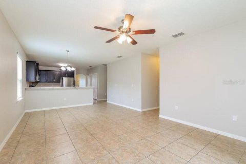 Villa ou maison à louer à Kissimmee, Floride: 4 chambres, 181.72 m2 № 2405622 - photo 5