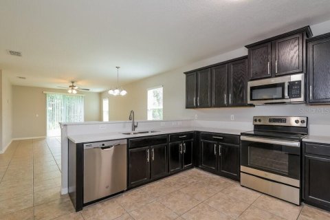 Villa ou maison à louer à Kissimmee, Floride: 4 chambres, 181.72 m2 № 2405622 - photo 7