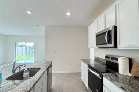 Casa en alquiler en Wesley Chapel, Florida, 5 dormitorios, 227.33 m2 № 1906436 - foto 4